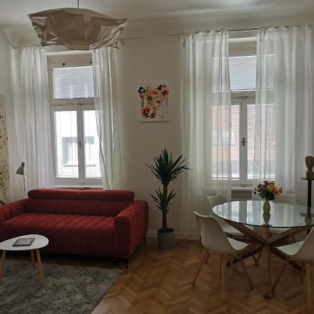 Downtown 3 Bdr Charm - Walk To All Attractions Bratislava Exterior photo